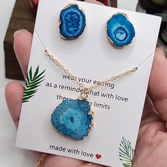 Boutique Jewelry - Blue Quartz Stalactite Crystal Slice Gold Necklace & Earrings Set